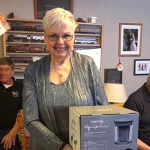 Meet your Posher, Lois